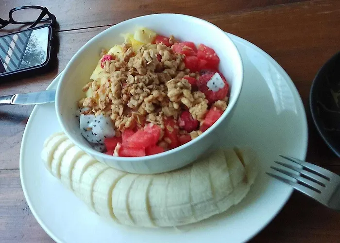 Revolution Asoke Hostal *