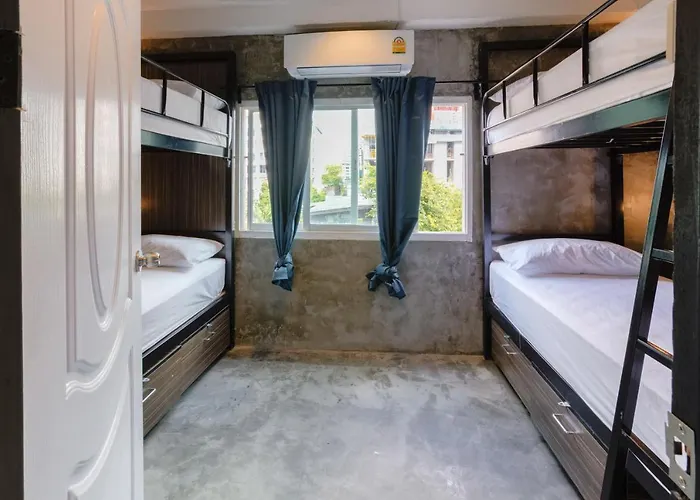 Hostal Revolution Asoke Bangkok